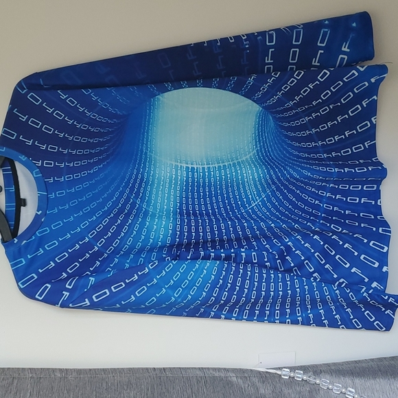 🌷Whirlpool long sleeve top with 3d wormhole print - Picture 1 of 5